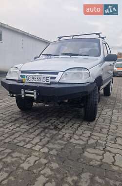 Позашляховик / Кросовер Chevrolet Niva 2004 в Нововолинську