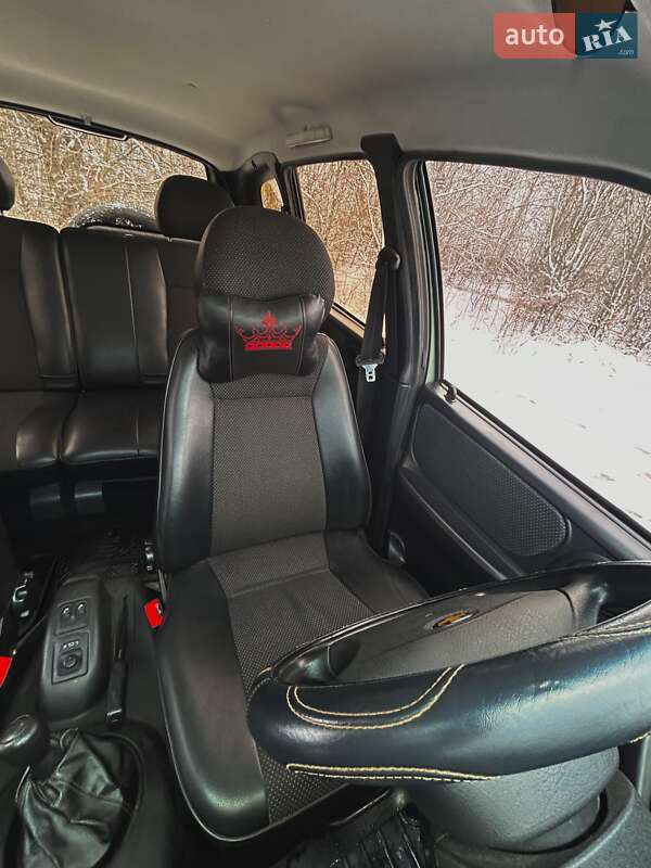 Внедорожник / Кроссовер Chevrolet Niva 2008 в Звягеле