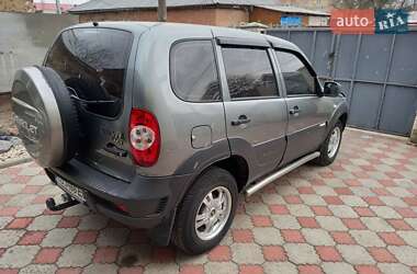 Позашляховик / Кросовер Chevrolet Niva 2013 в Прилуках