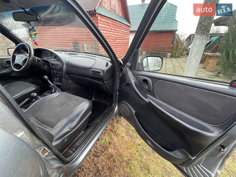 Позашляховик / Кросовер Chevrolet Niva 2008 в Любомлі