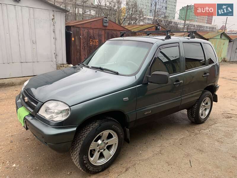 Внедорожник / Кроссовер Chevrolet Niva 2007 в Киеве