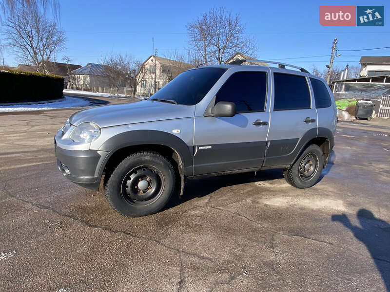Позашляховик / Кросовер Chevrolet Niva 2011 в Козелеці