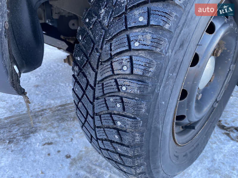 Позашляховик / Кросовер Chevrolet Niva 2011 в Козелеці