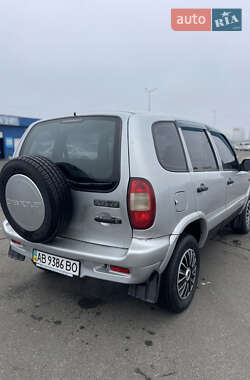 Внедорожник / Кроссовер Chevrolet Niva 2006 в Киеве