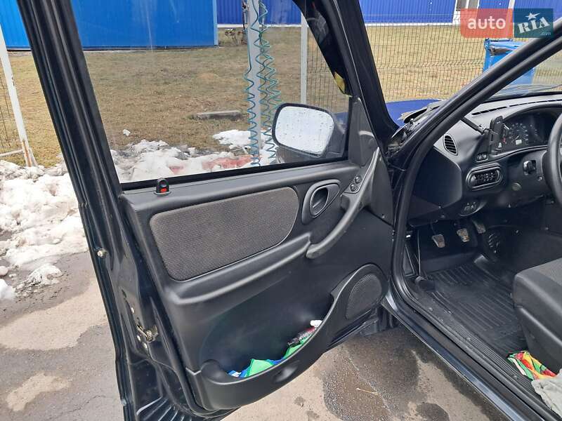 Позашляховик / Кросовер Chevrolet Niva 2007 в Ямполі