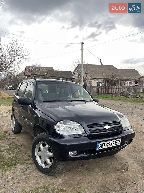 Позашляховик / Кросовер Chevrolet Niva 2005 в 