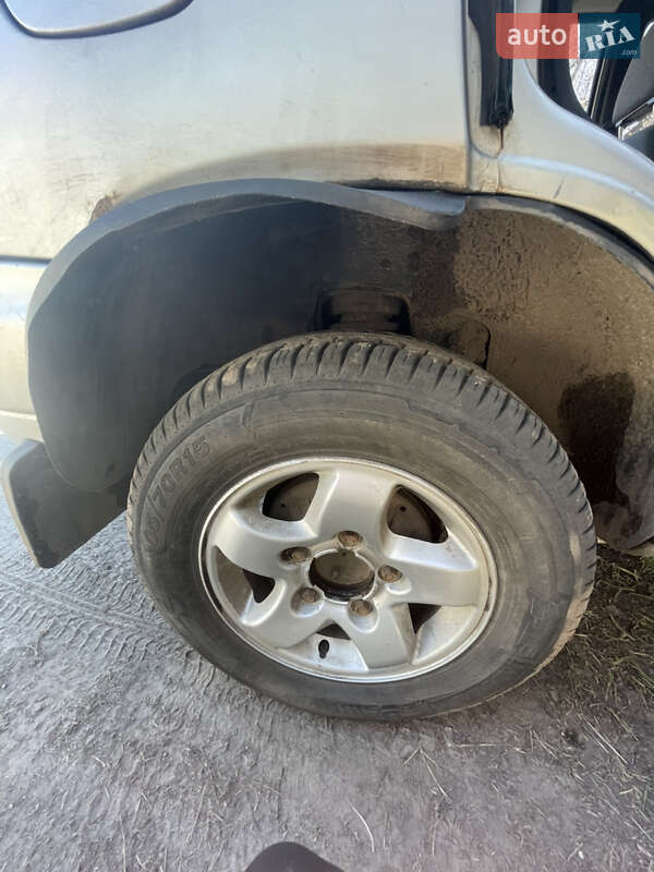 Позашляховик / Кросовер Chevrolet Niva 2004 в Кривому Розі