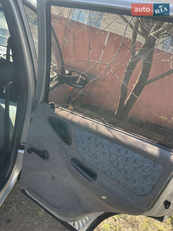 Позашляховик / Кросовер Chevrolet Niva 2004 в Кривому Розі
