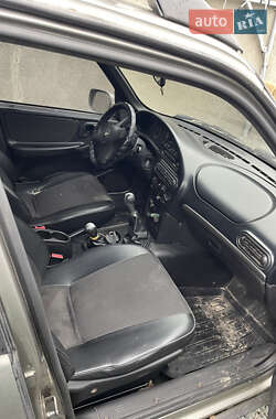 Внедорожник / Кроссовер Chevrolet Niva 2010 в 