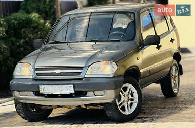 Внедорожник / Кроссовер Chevrolet Niva 2005 в 