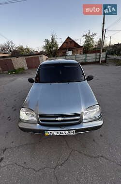 Позашляховик / Кросовер Chevrolet Niva 2008 в 