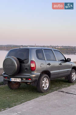 Внедорожник / Кроссовер Chevrolet Niva 2006 в 