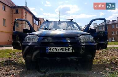 Внедорожник / Кроссовер Chevrolet Niva 2005 в 