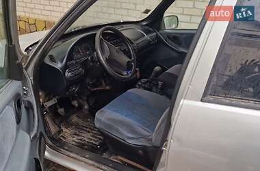 Позашляховик / Кросовер Chevrolet Niva 2004 в 