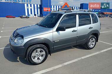 Позашляховик / Кросовер Chevrolet Niva 2015 в Кам'янець-Подільському