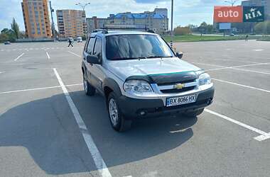 Внедорожник / Кроссовер Chevrolet Niva 2015 в Каменец-Подольском
