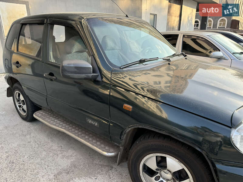 Внедорожник / Кроссовер Chevrolet Niva 2005 в Кривом Роге