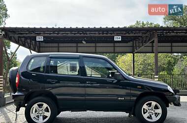 Внедорожник / Кроссовер Chevrolet Niva 2008 в 