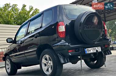 Внедорожник / Кроссовер Chevrolet Niva 2008 в 