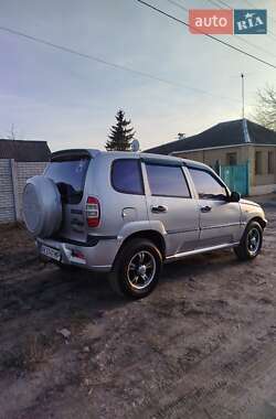 Позашляховик / Кросовер Chevrolet Niva 2006 в 