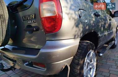 Внедорожник / Кроссовер Chevrolet Niva 2008 в 