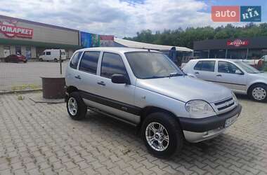 Внедорожник / Кроссовер Chevrolet Niva 2005 в 