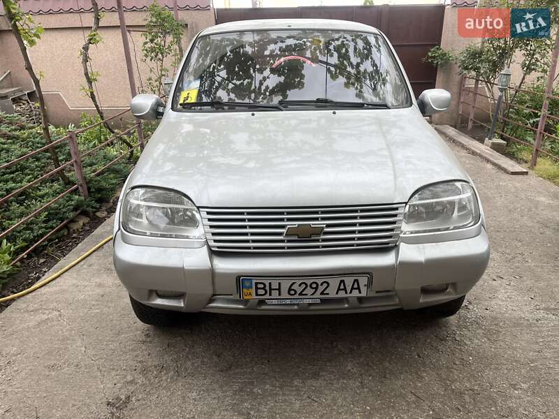 Позашляховик / Кросовер Chevrolet Niva 2004 в Одесі