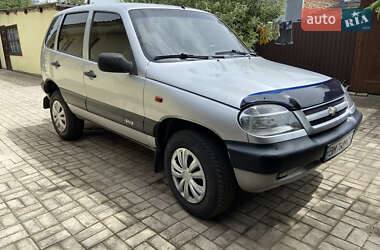 Внедорожник / Кроссовер Chevrolet Niva 2006 в Лебедине