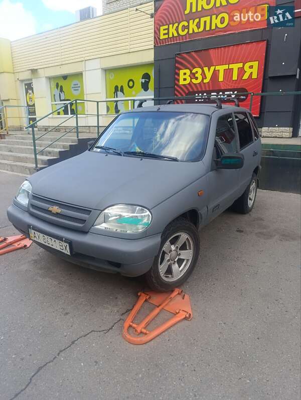 Внедорожник / Кроссовер Chevrolet Niva 2008 в 