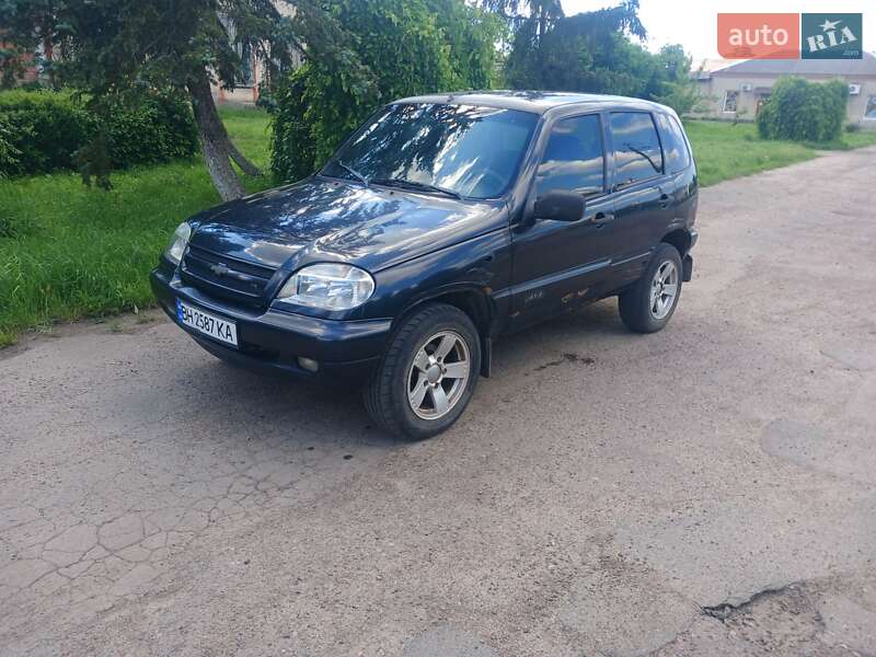 Внедорожник / Кроссовер Chevrolet Niva 2008 в 