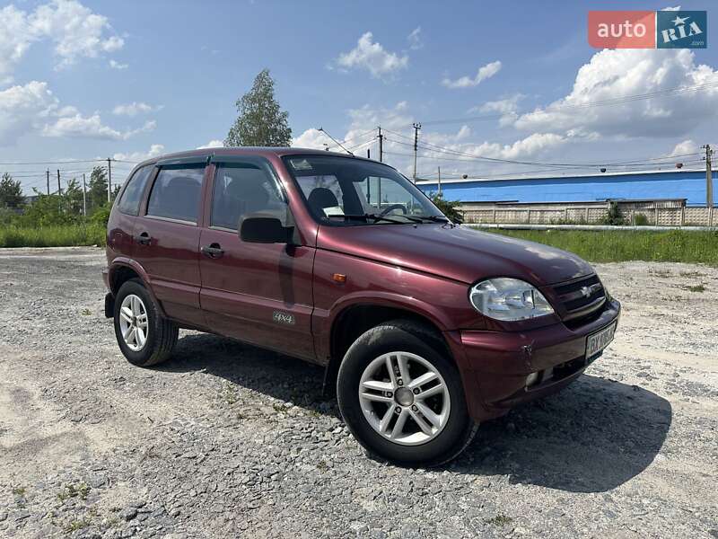 Позашляховик / Кросовер Chevrolet Niva 2005 в Нетішині