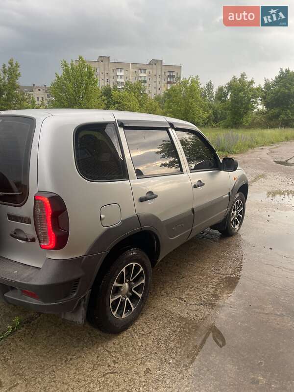 Внедорожник / Кроссовер Chevrolet Niva 2011 в Шостке фото 7 Внедорожник / Кроссовер Chevrolet Niva 2011 в Шостке