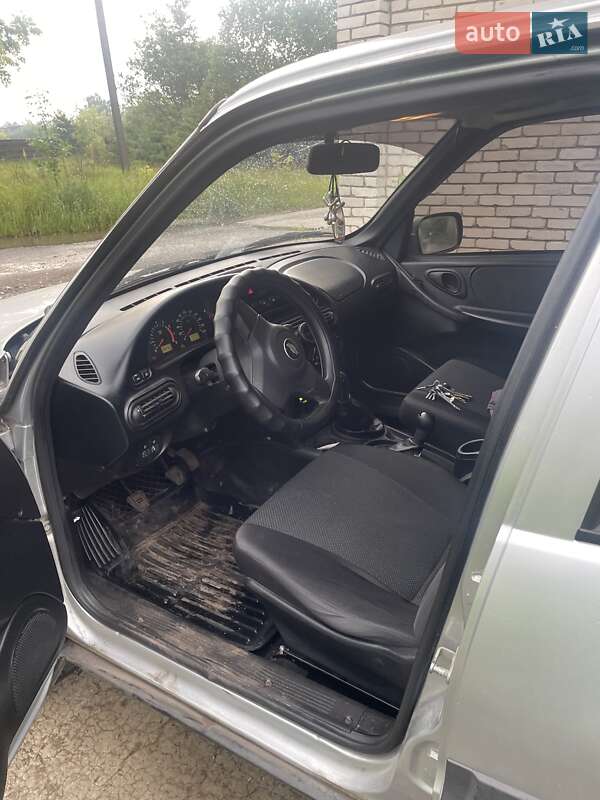Внедорожник / Кроссовер Chevrolet Niva 2011 в Шостке фото 9 Внедорожник / Кроссовер Chevrolet Niva 2011 в Шостке