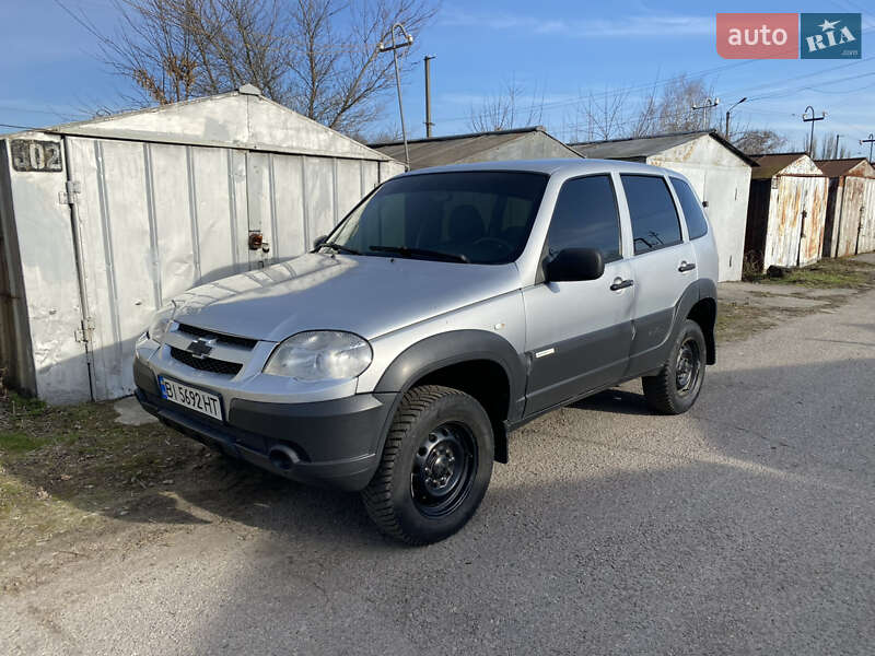 Chevrolet Niva 2012