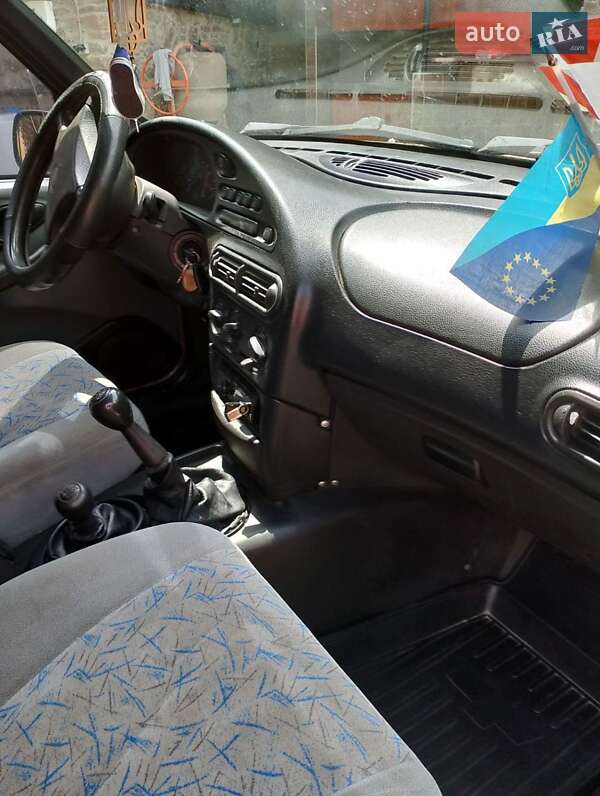 Позашляховик / Кросовер Chevrolet Niva 2004 в Рахові
