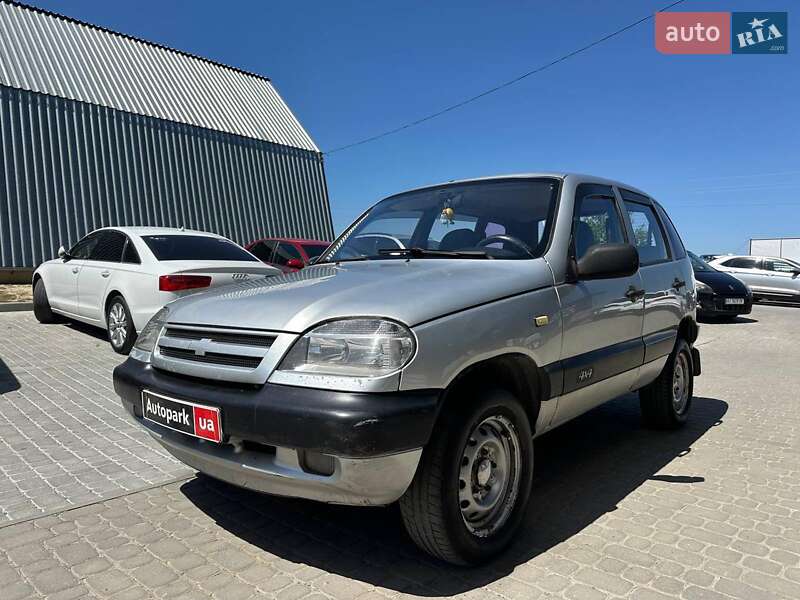 Chevrolet Niva 2004