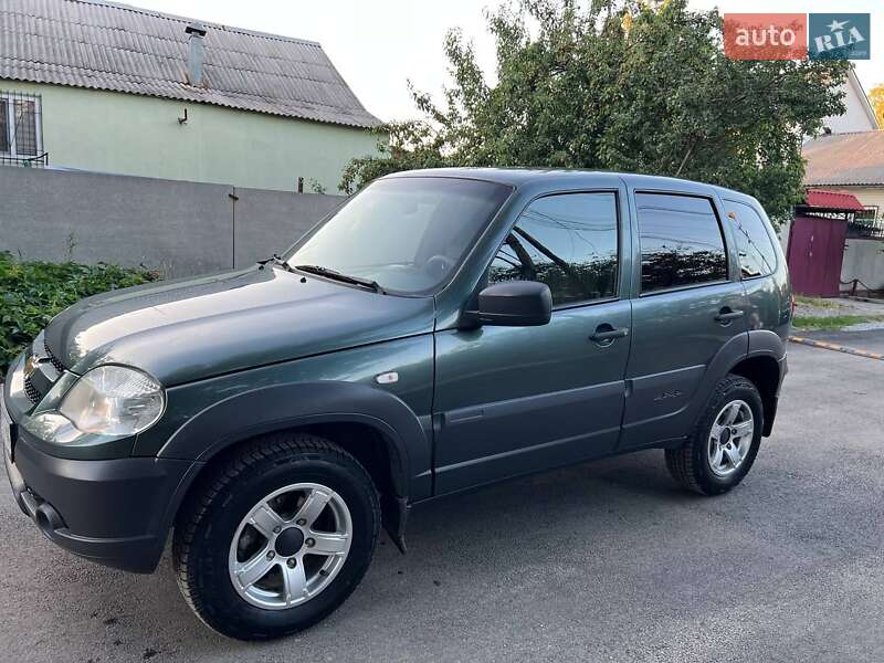 Позашляховик / Кросовер Chevrolet Niva 2019 в Дніпрі