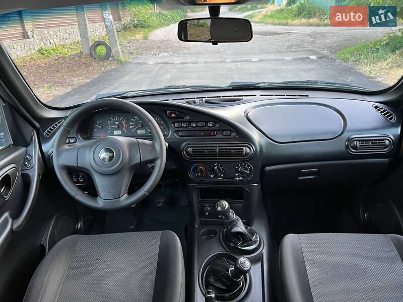 Позашляховик / Кросовер Chevrolet Niva 2019 в Дніпрі