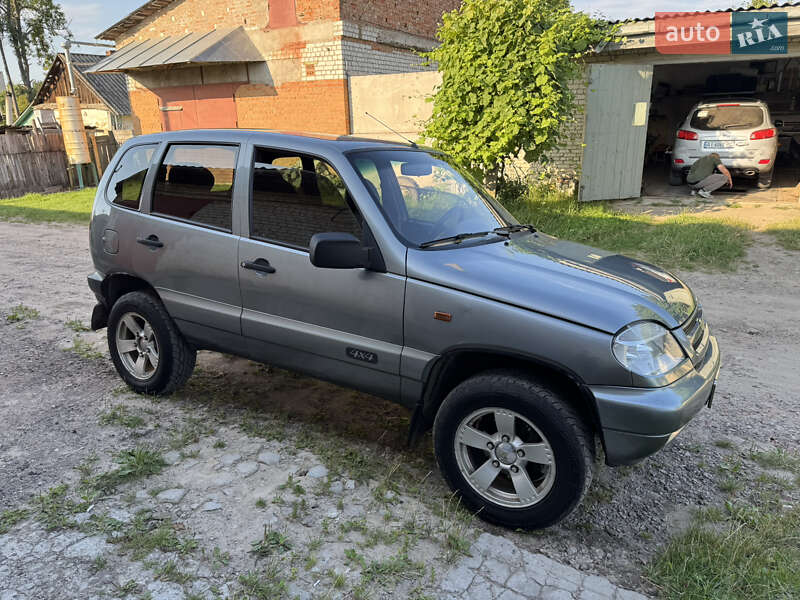 Позашляховик / Кросовер Chevrolet Niva 2007 в Шостці