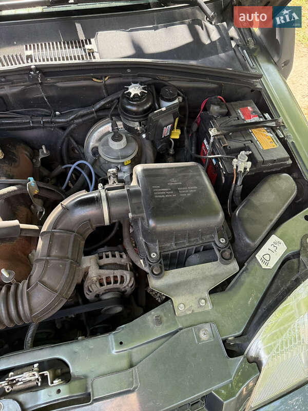 Позашляховик / Кросовер Chevrolet Niva 2016 в Каневі