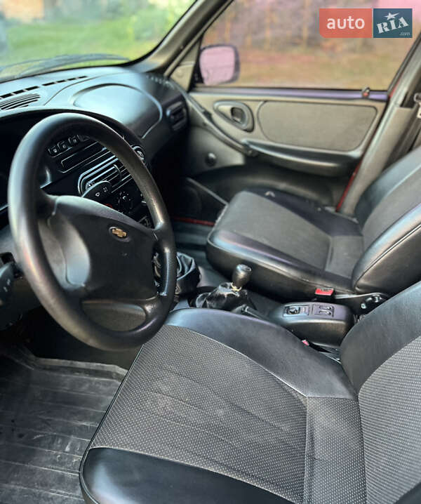 Позашляховик / Кросовер Chevrolet Niva 2007 в Кременці