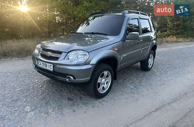 Позашляховик / Кросовер Chevrolet Niva 2010 в Черкасах