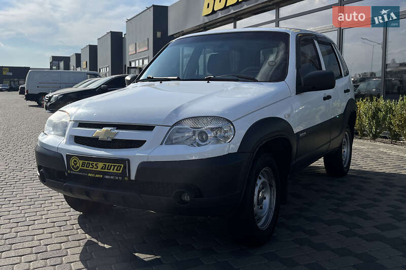 Позашляховик / Кросовер Chevrolet Niva 2018 в Мукачевому