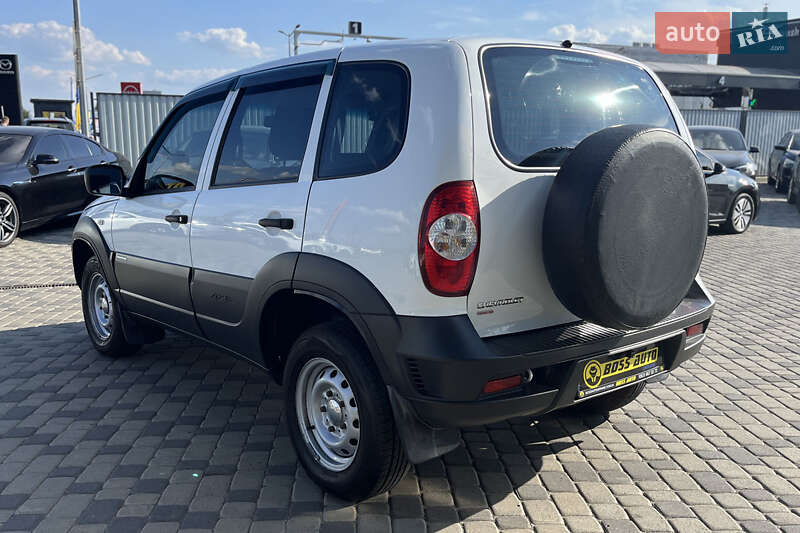 Позашляховик / Кросовер Chevrolet Niva 2018 в Мукачевому