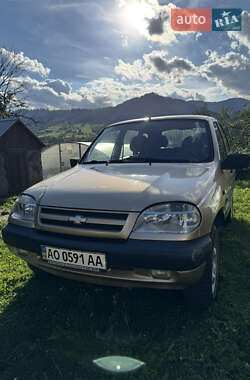 Внедорожник / Кроссовер Chevrolet Niva 2004 в  Внедорожник / Кроссовер Chevrolet Niva 2004 в