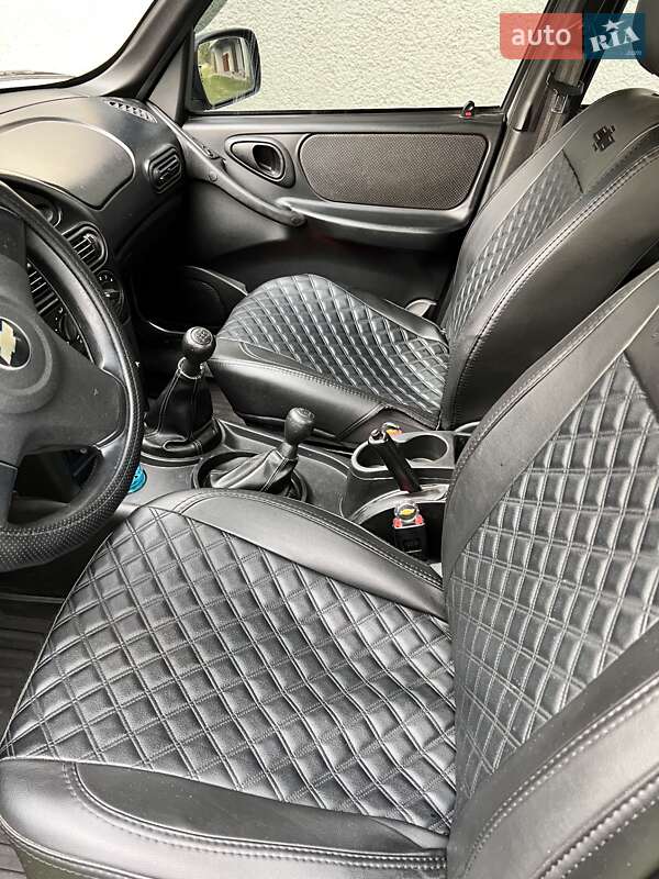 Позашляховик / Кросовер Chevrolet Niva 2018 в Перегінське