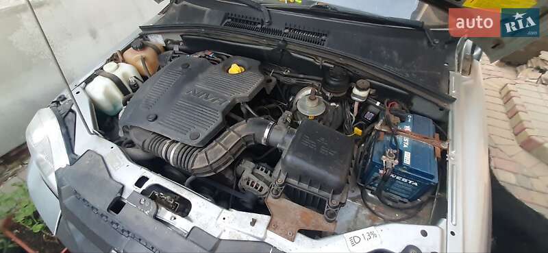 Внедорожник / Кроссовер Chevrolet Niva 2015 в Сумах