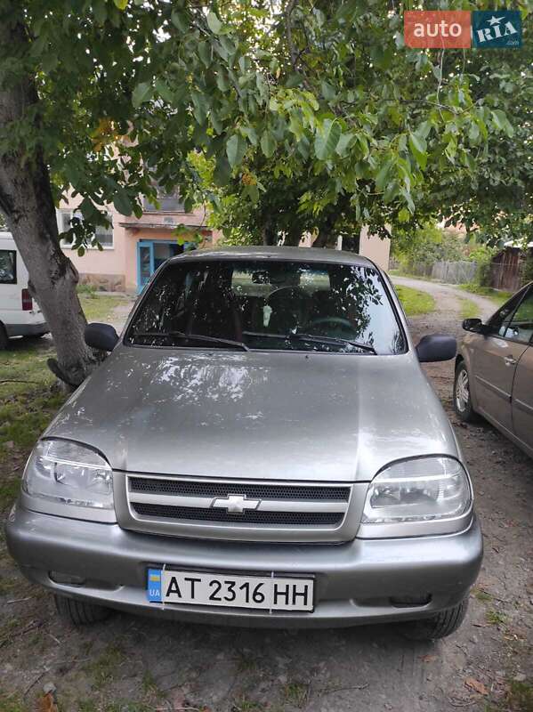 Внедорожник / Кроссовер Chevrolet Niva 2007 в 