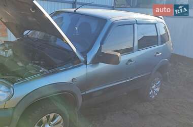 Внедорожник / Кроссовер Chevrolet Niva 2006 в Змиеве