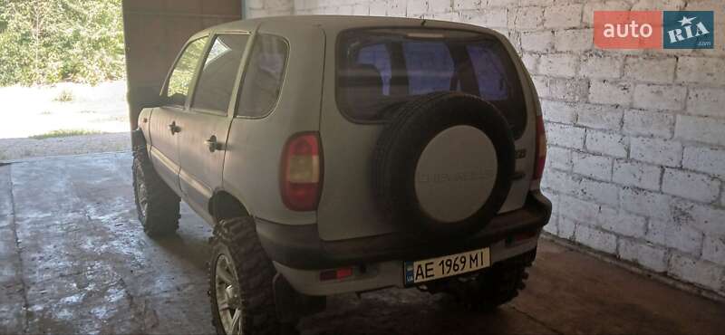 Позашляховик / Кросовер Chevrolet Niva 2004 в Магдалинівці